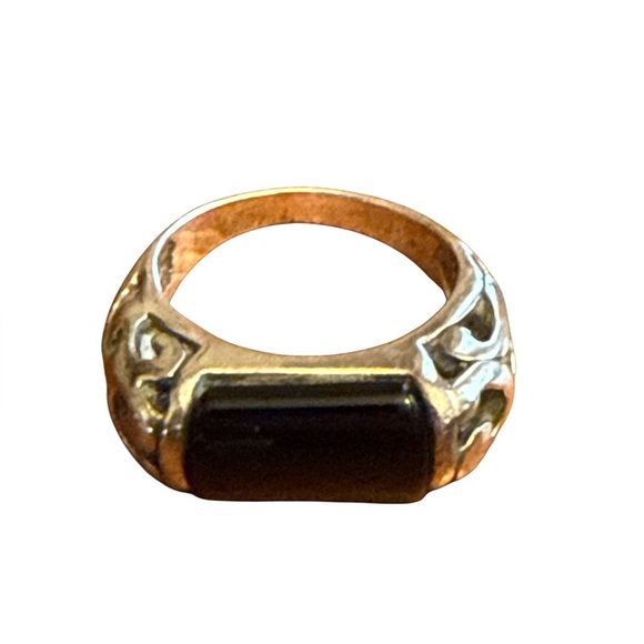 🩷 Silver and Onyx Ring 🩷 - Picture 4 of 5